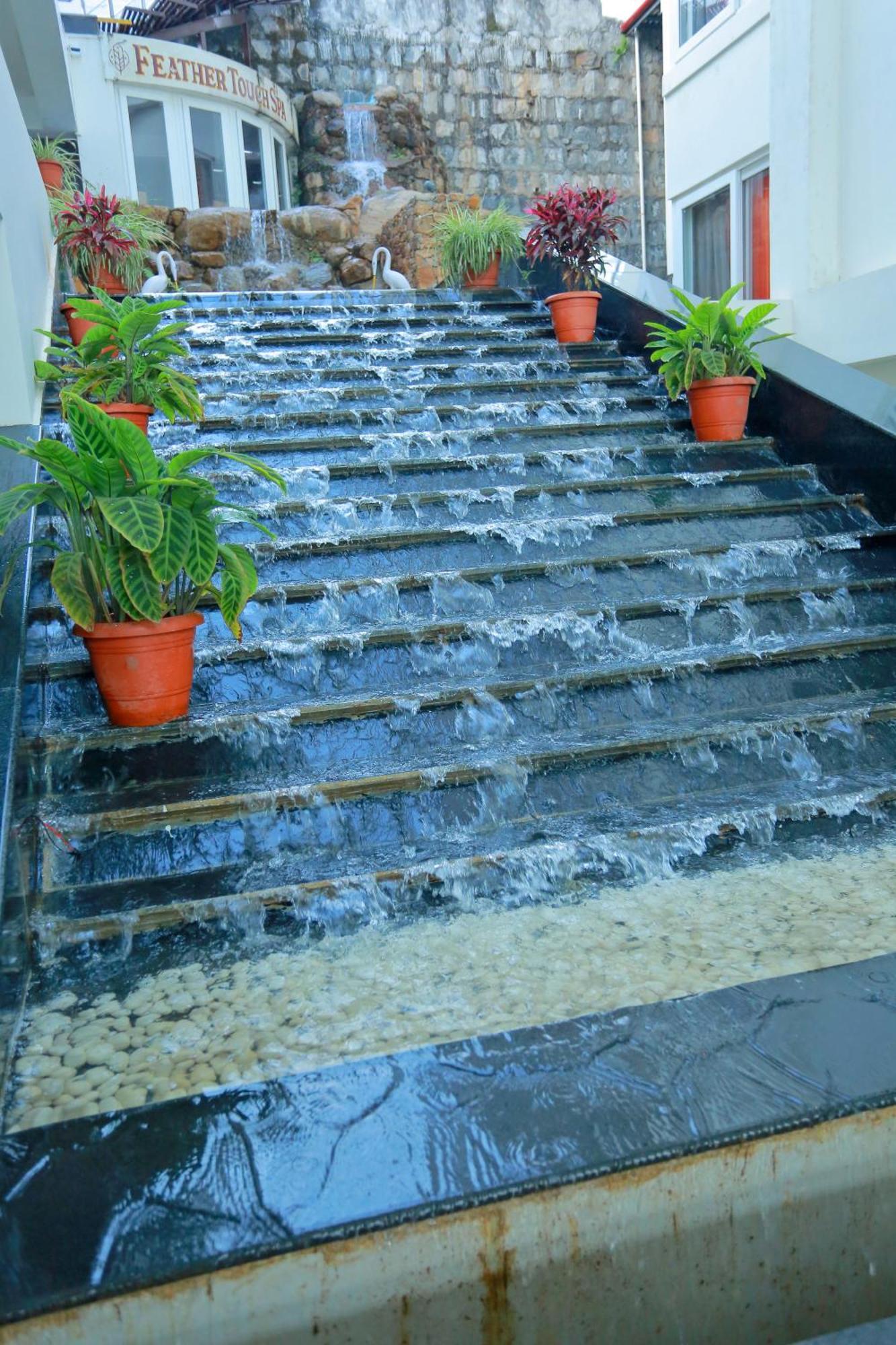 Grand Signature Hotel & Spa Yercaud Buitenkant foto